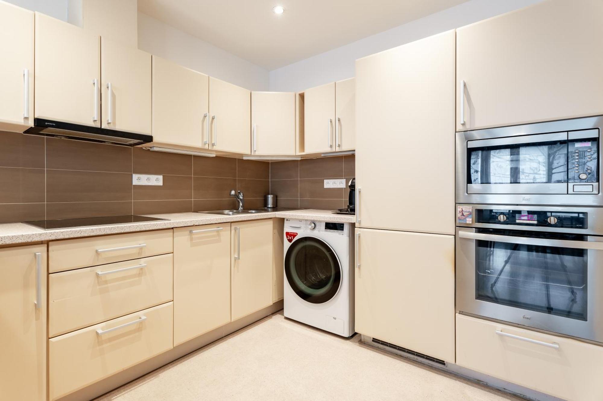 Auriapartments Karlin 2Kk S Terasou A Parkovanim Praha Bagian luar foto