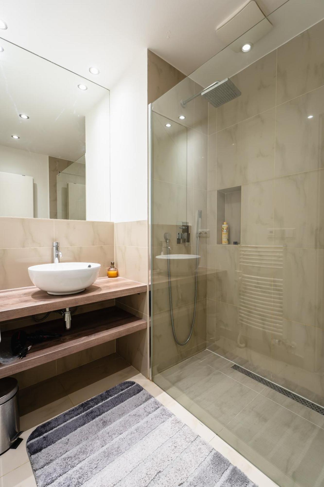 Auriapartments Karlin 2Kk S Terasou A Parkovanim Praha Bagian luar foto